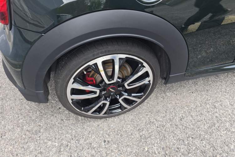 Used MINI JCW 2023 Facelift 2.0T JOHN COOPER WORKS ALL-IN Right Rear Wheel Hub