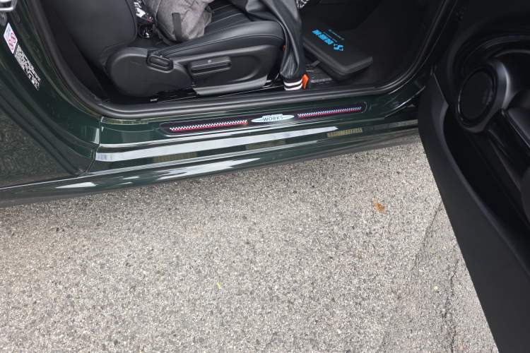 Used MINI JCW 2023 Facelift 2.0T JOHN COOPER WORKS ALL-IN Right Side Sill