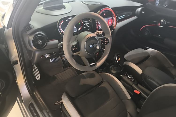 Used MINI JCW 2023 Facelift 2.0T JOHN COOPER WORKS ALL-IN Center Console