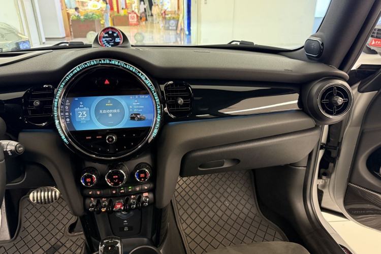 Used MINI JCW 2023 Facelift 2.0T JOHN COOPER WORKS ALL-IN Interior 3