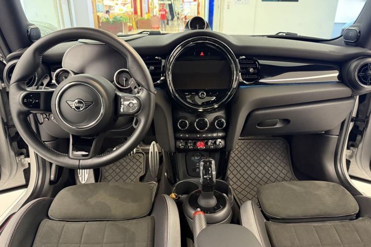 Used MINI JCW 2023 Facelift 2.0T JOHN COOPER WORKS ALL-IN Interior 6