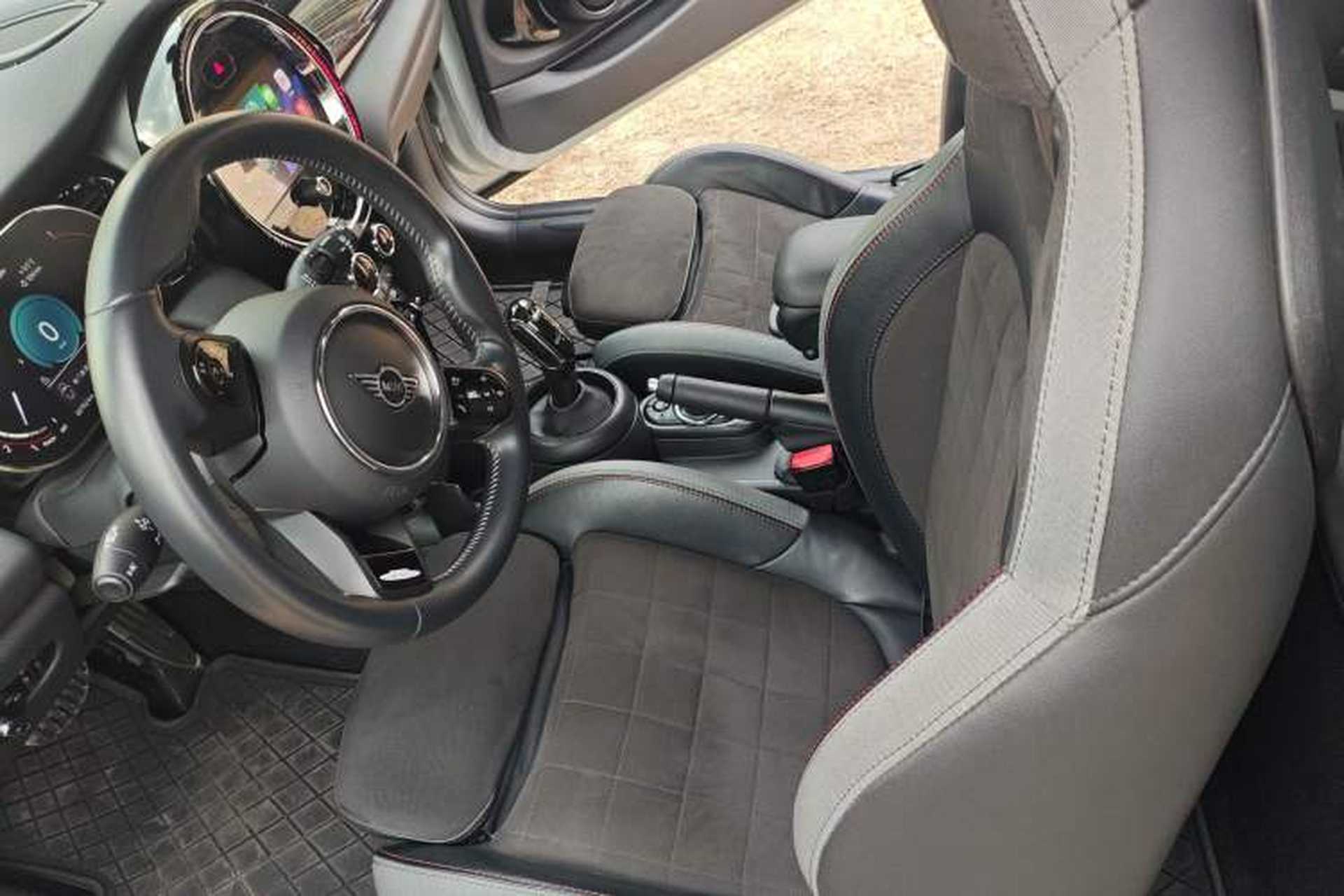 Used MINI JCW 2023 Facelift 2.0T JOHN COOPER WORKS ALL-IN Left Front Seat