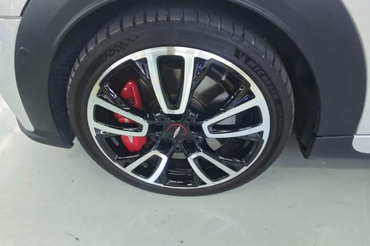 Used MINI JCW 2023 Facelift 2.0T JOHN COOPER WORKS ALL-IN Left Front Wheel Hub