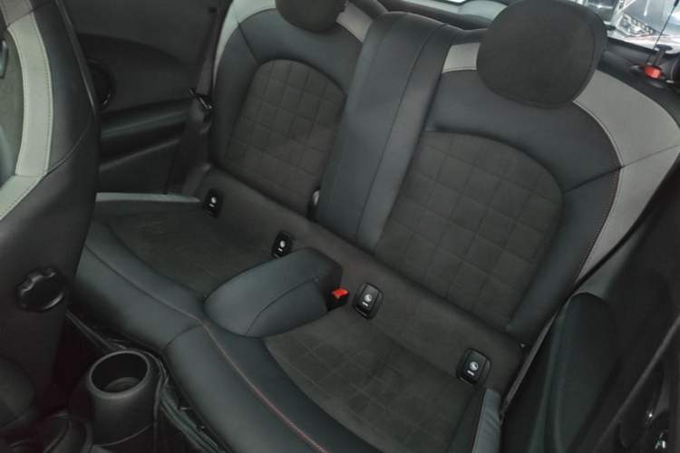 Used MINI JCW 2023 Facelift 2.0T JOHN COOPER WORKS ALL-IN Left Rear Seat