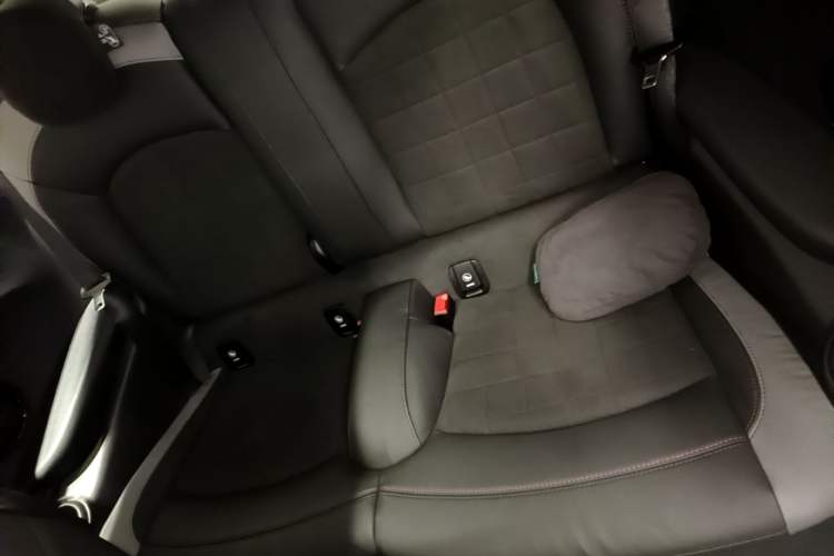 Used MINI JCW 2023 Facelift 2.0T JOHN COOPER WORKS ALL-IN Left Rear Seat