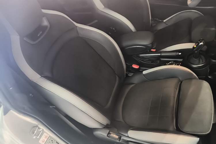 Used MINI JCW 2023 Facelift 2.0T JOHN COOPER WORKS ALL-IN Right Front Seat