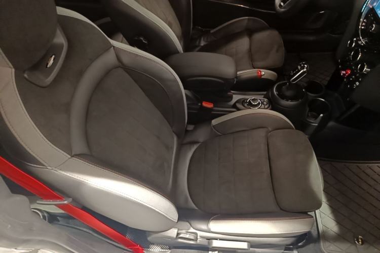 Used MINI JCW 2023 Facelift 2.0T JOHN COOPER WORKS ALL-IN Right Front Seat