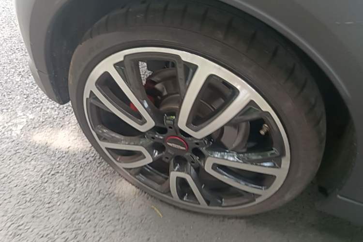 Used MINI JCW 2023 Facelift 2.0T JOHN COOPER WORKS ALL-IN Right Rear Wheel Hub