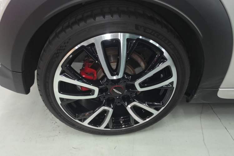 Used MINI JCW 2023 Facelift 2.0T JOHN COOPER WORKS ALL-IN Right Rear Wheel Hub