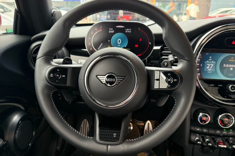 Used MINI JCW 2023 2.0T JOHN COOPER WORKS Pat Moss Commemorative Edition Interior 2