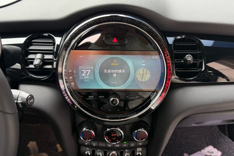 Used MINI JCW 2023 2.0T JOHN COOPER WORKS Pat Moss Commemorative Edition Interior 3