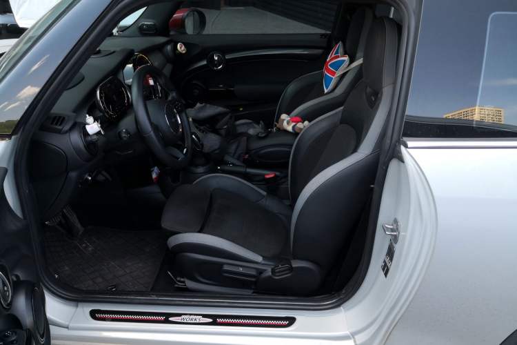 Used MINI JCW 2023 Facelift 2.0T JOHN COOPER WORKS ALL-IN Left Front Seat