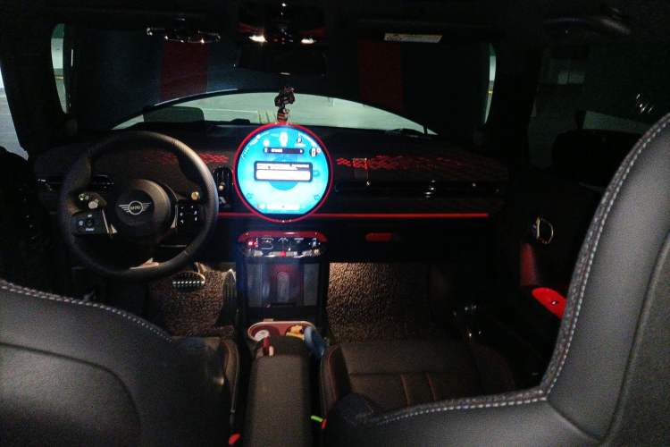 Used MINI JCW 2025 JOHN COOPER WORKS Center Console