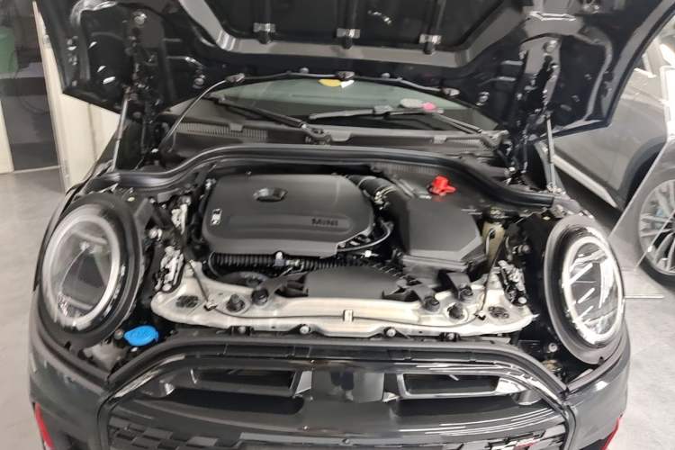 Used MINI JCW 2025 JOHN COOPER WORKS Engine Bay