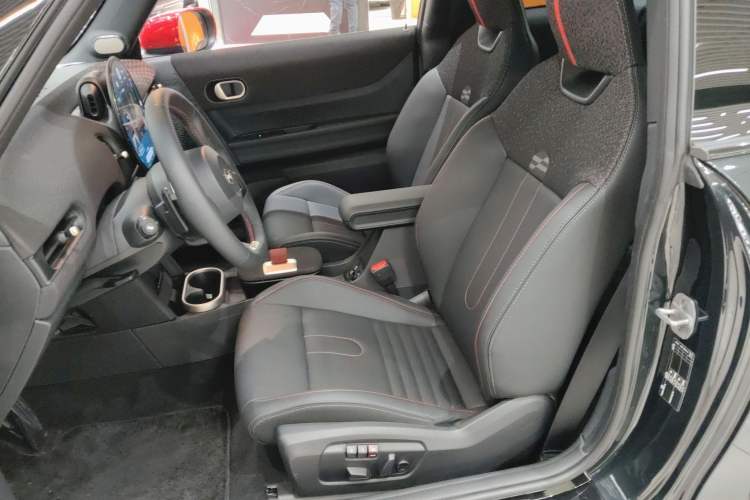 Used MINI JCW 2025 JOHN COOPER WORKS Left Front Seat