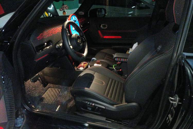 Used MINI JCW 2025 JOHN COOPER WORKS Left Front Seat