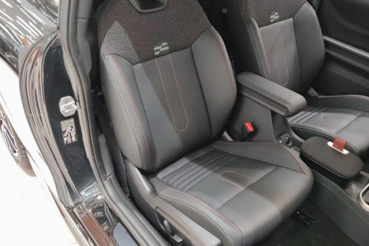 Used MINI JCW 2025 JOHN COOPER WORKS Right Front Seat
