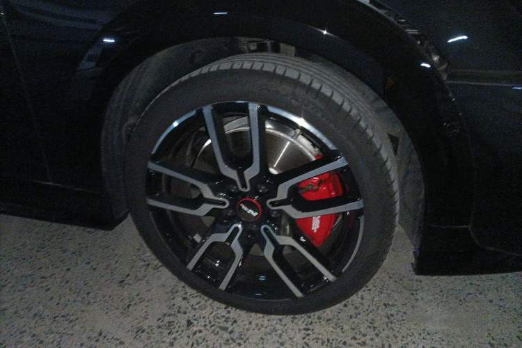 Used MINI JCW 2025 JOHN COOPER WORKS Right Front Wheel Hub