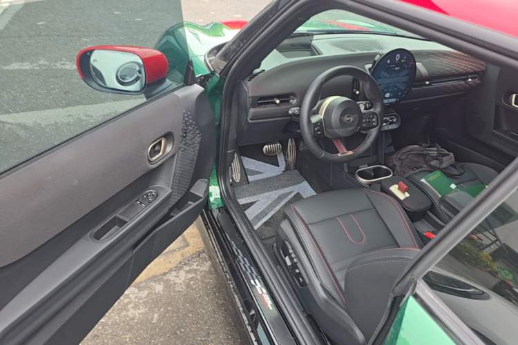 Used MINI JCW 2025 JOHN COOPER WORKS Driver Seat