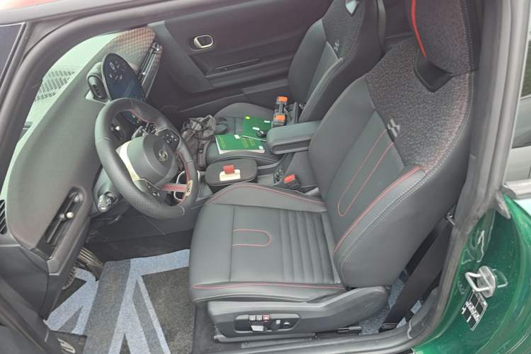 Used MINI JCW 2025 JOHN COOPER WORKS Left Front Seat