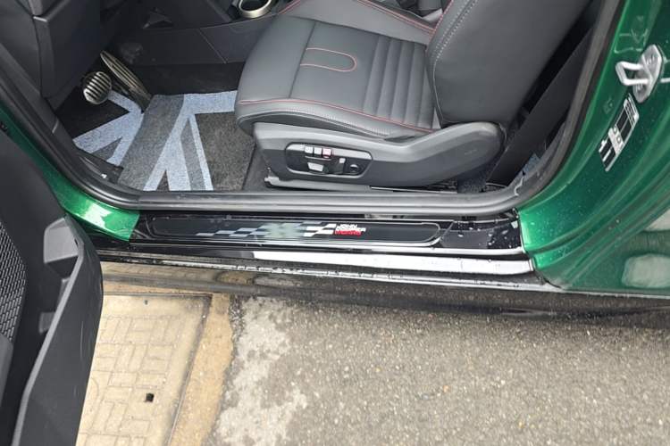 Used MINI JCW 2025 JOHN COOPER WORKS Left Side Sill