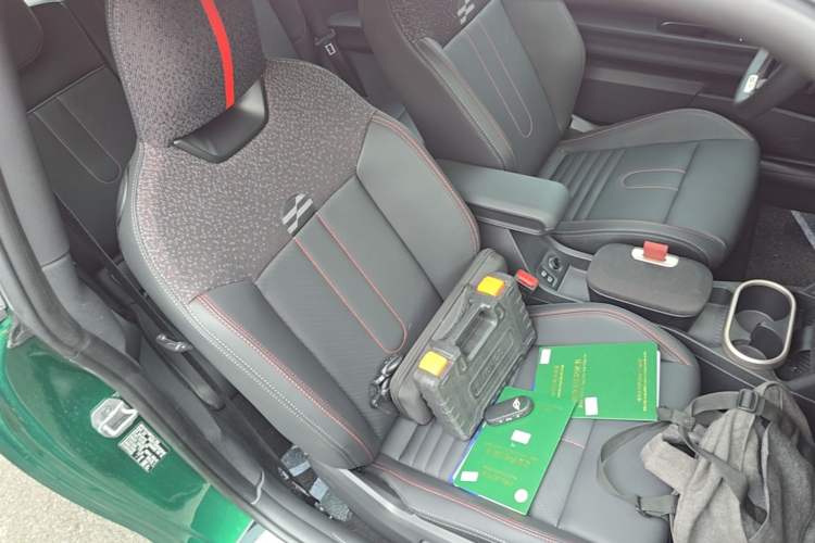Used MINI JCW 2025 JOHN COOPER WORKS Right Front Seat