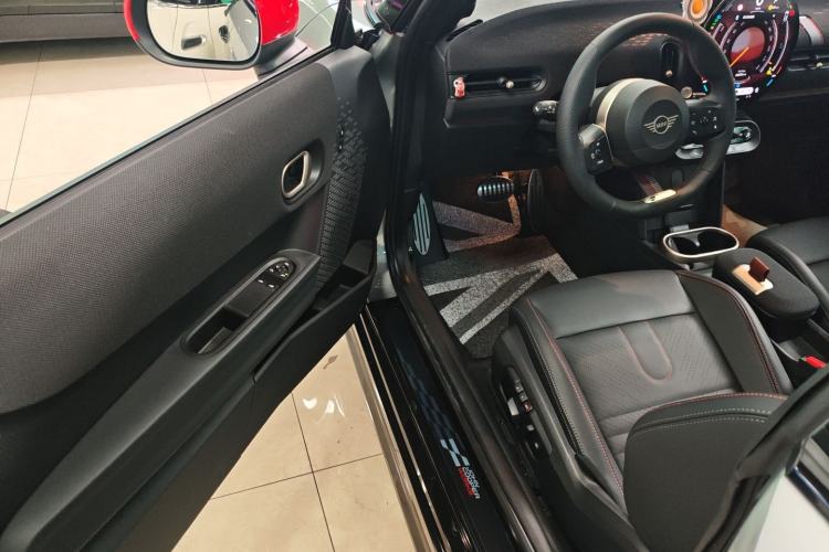 Used MINI JCW 2025 JOHN COOPER WORKS Driver Seat