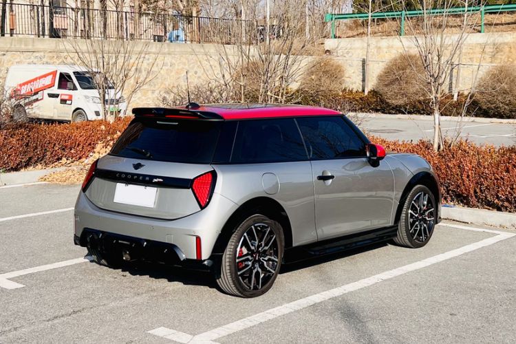 Used MINI JCW 2025 JOHN COOPER WORKS Exterior 5