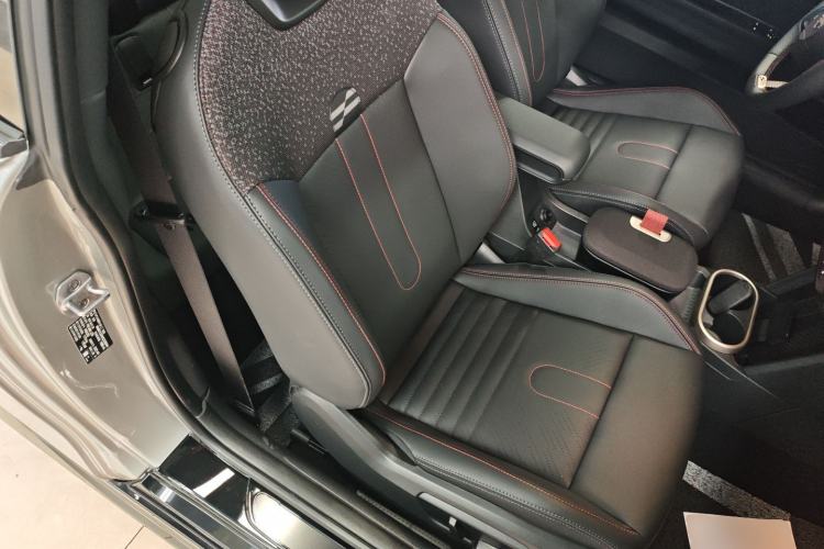 Used MINI JCW 2025 JOHN COOPER WORKS Right Front Seat