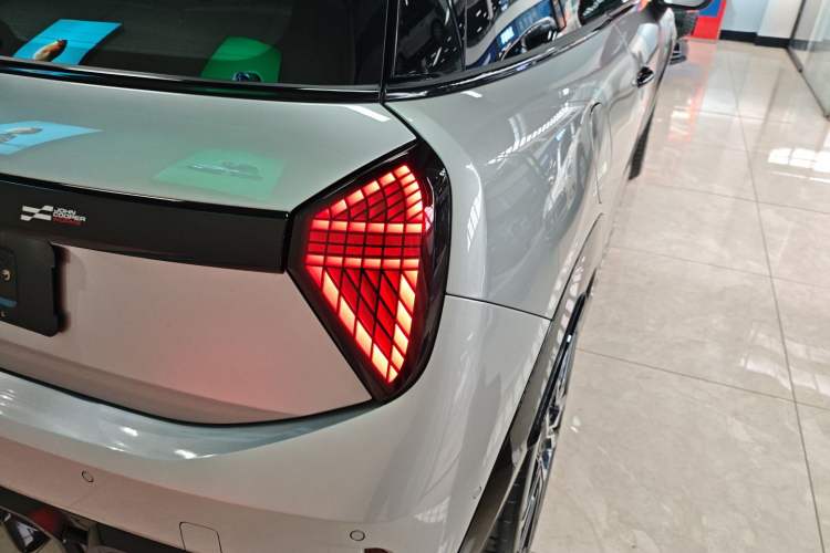 Used MINI JCW 2025 JOHN COOPER WORKS Right Rear Taillight