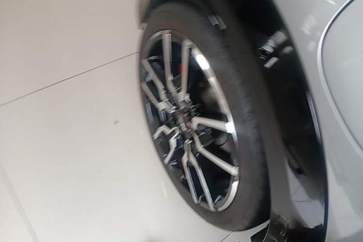 Used MINI JCW 2025 JOHN COOPER WORKS Right Rear Wheel Hub