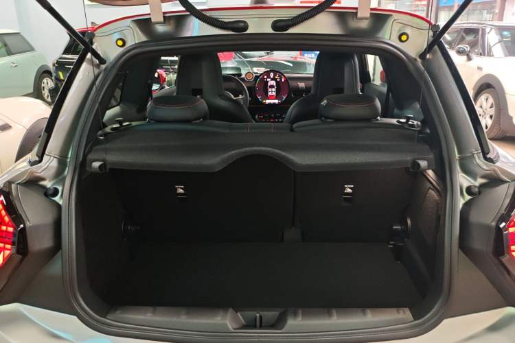 Used MINI JCW 2025 JOHN COOPER WORKS Trunk