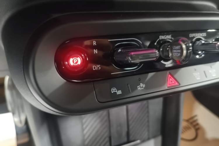Used MINI JCW 2025 JOHN COOPER WORKS Gear Lever