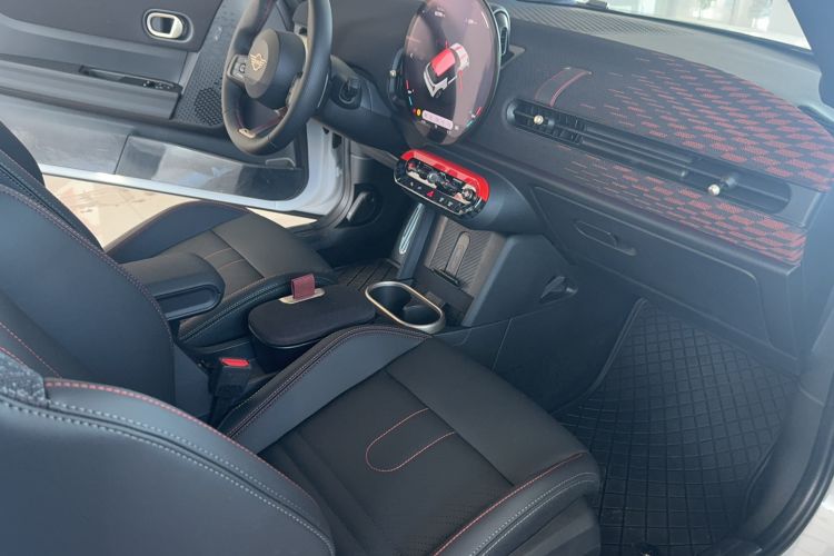 Used MINI JCW 2025 JOHN COOPER WORKS Interior 3