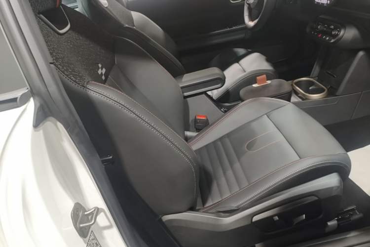 Used MINI JCW 2025 JOHN COOPER WORKS Right Front Seat