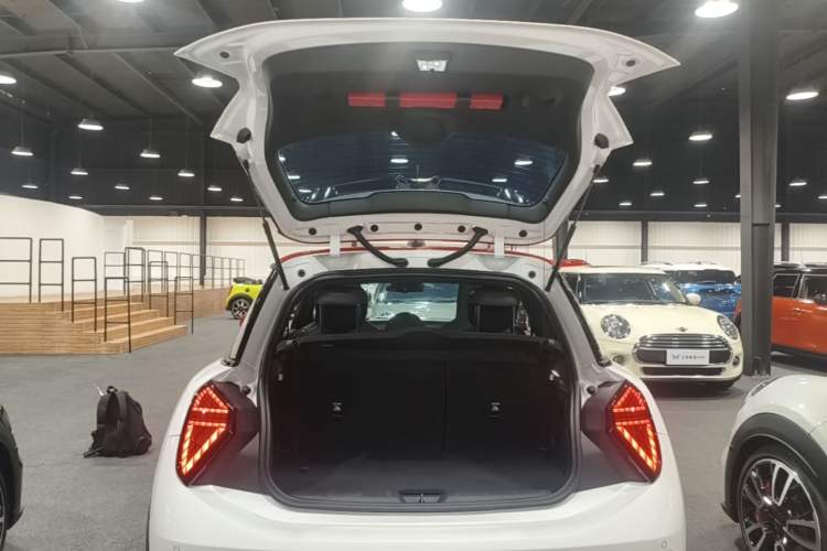 Used MINI JCW 2025 JOHN COOPER WORKS Trunk