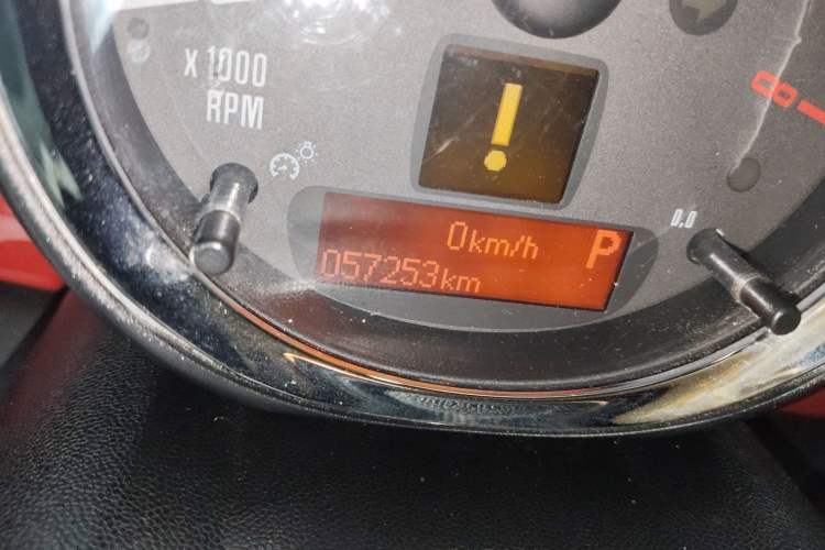 Used MINI JCW CLUBMAN 2013 1.6T JOHN COOPER WORKS Odometer Close Up