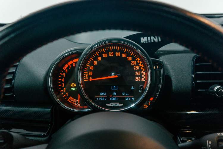 Used MINI JCW CLUBMAN 2017 2.0T JOHN COOPER WORKS Geek Odometer Close Up