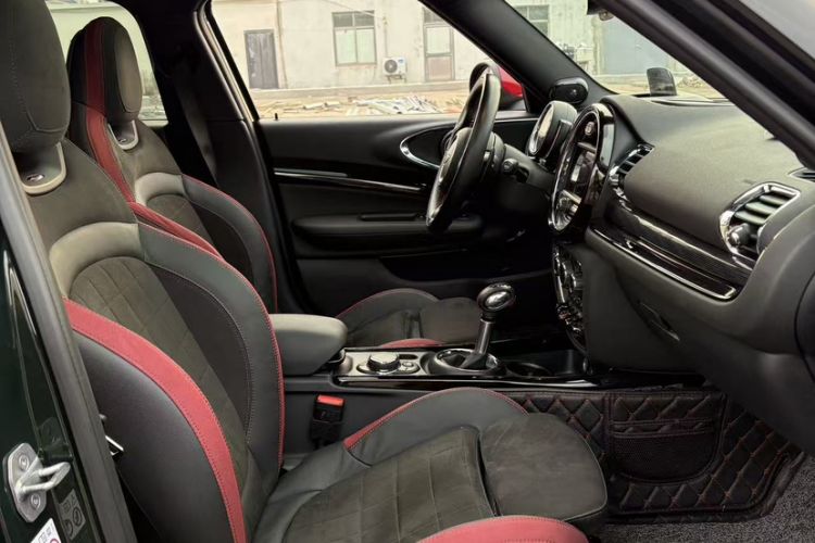 Used MINI JCW CLUBMAN 2017 2.0T JOHN COOPER WORKS Geek Interior 3