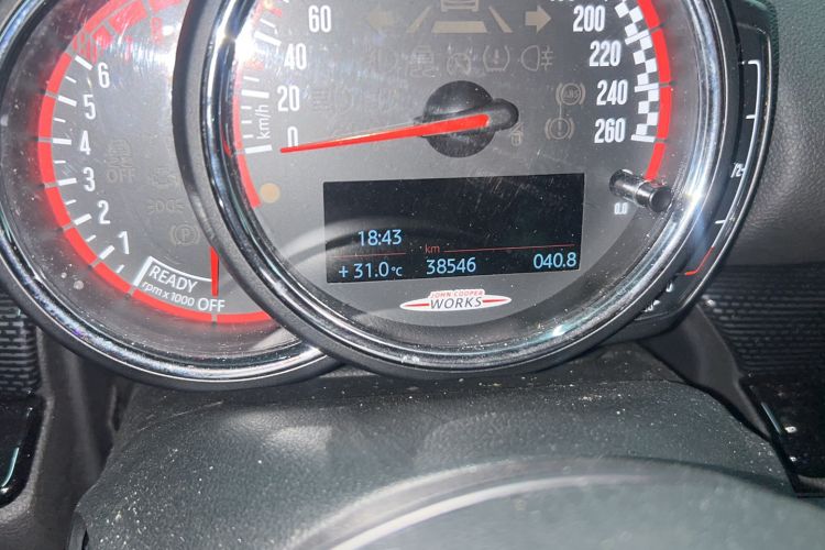 Used MINI JCW CLUBMAN 2017 2.0T JOHN COOPER WORKS Geek Odometer Close Up