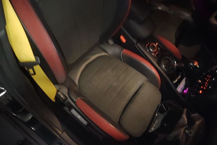 Used MINI JCW CLUBMAN 2017 2.0T JOHN COOPER WORKS Geek Right Front Seat