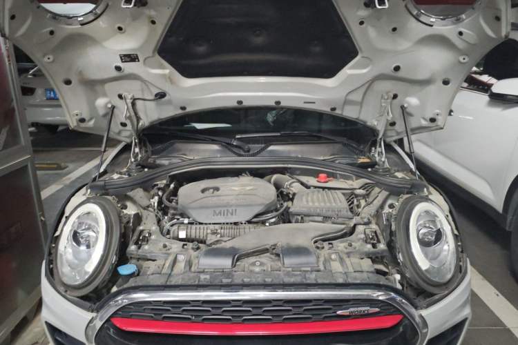 Used MINI JCW CLUBMAN 2017 2.0T JOHN COOPER WORKS Engine Bay