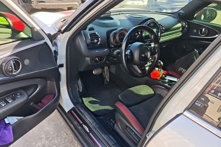 Used MINI JCW CLUBMAN 2017 2.0T JOHN COOPER WORKS Geek Interior 3