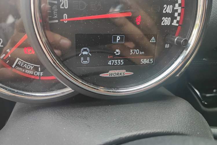 Used MINI JCW CLUBMAN 2017 2.0T JOHN COOPER WORKS Geek Odometer Close Up