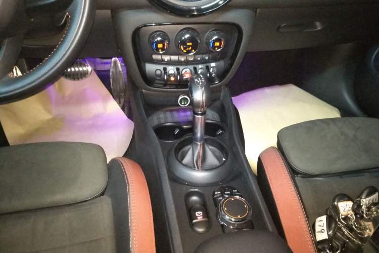 Used MINI JCW CLUBMAN 2017 2.0T JOHN COOPER WORKS Gear Lever