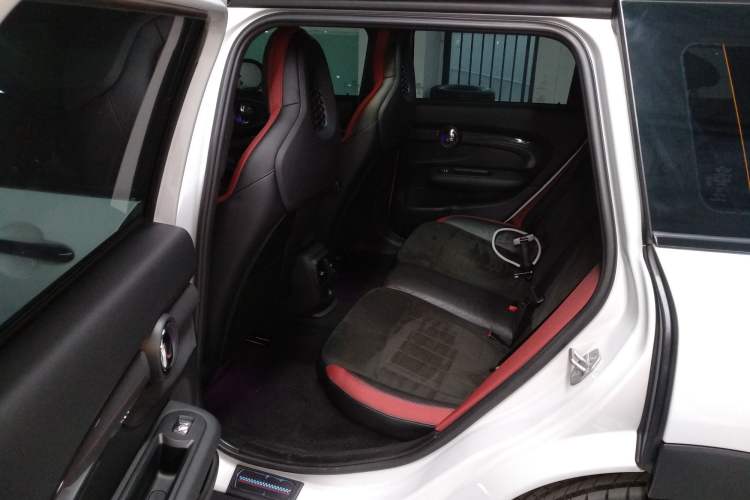 Used MINI JCW CLUBMAN 2017 2.0T JOHN COOPER WORKS Left Rear Seat