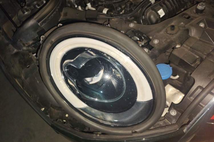 Used MINI JCW CLUBMAN 2018 2.0T JOHN COOPER WORKS ALL-IN Right Front Headlight