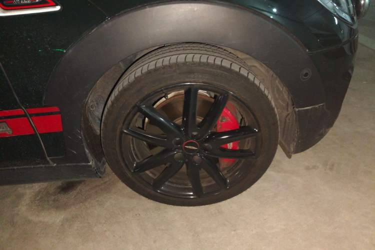 Used MINI JCW CLUBMAN 2018 2.0T JOHN COOPER WORKS ALL-IN Right Front Wheel Hub