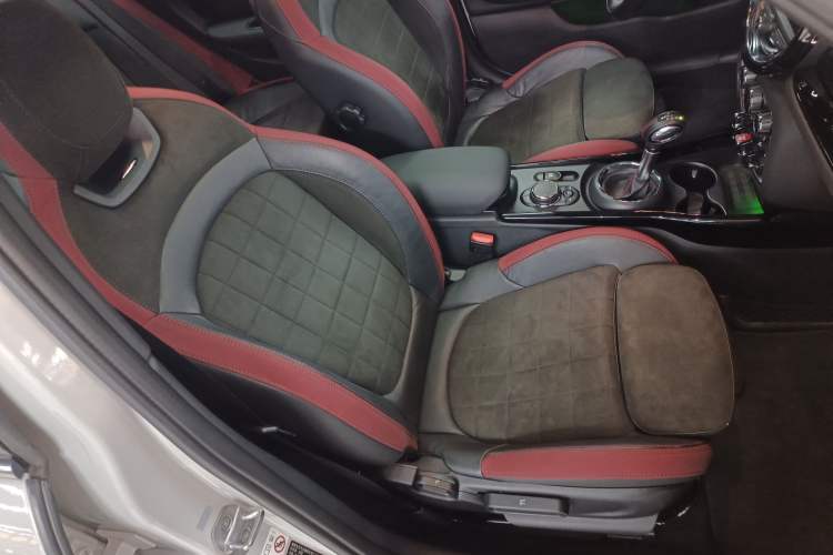 Used MINI JCW CLUBMAN 2018 2.0T JOHN COOPER WORKS ALL-IN Right Front Seat