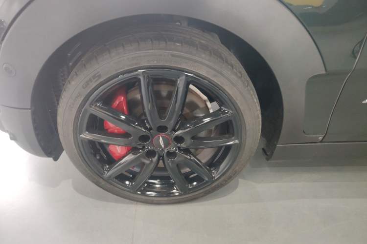 Used MINI JCW CLUBMAN 2018 2.0T JOHN COOPER WORKS ALL-IN Left Front Wheel Hub